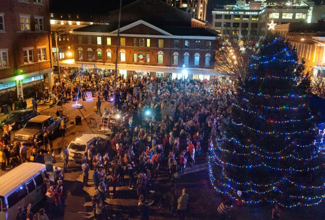 Dickens of a Christmas in Roanoke