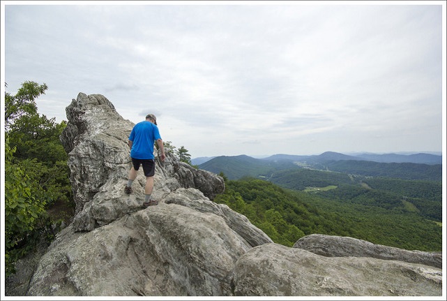 Crews rescue injured hiker at Dragons Tooth Trail