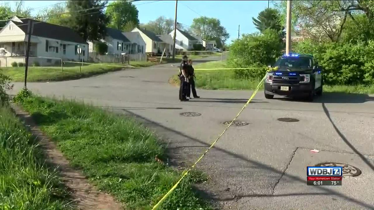 1 teen killed, 1 wounded by gunfire Monday in Roanoke