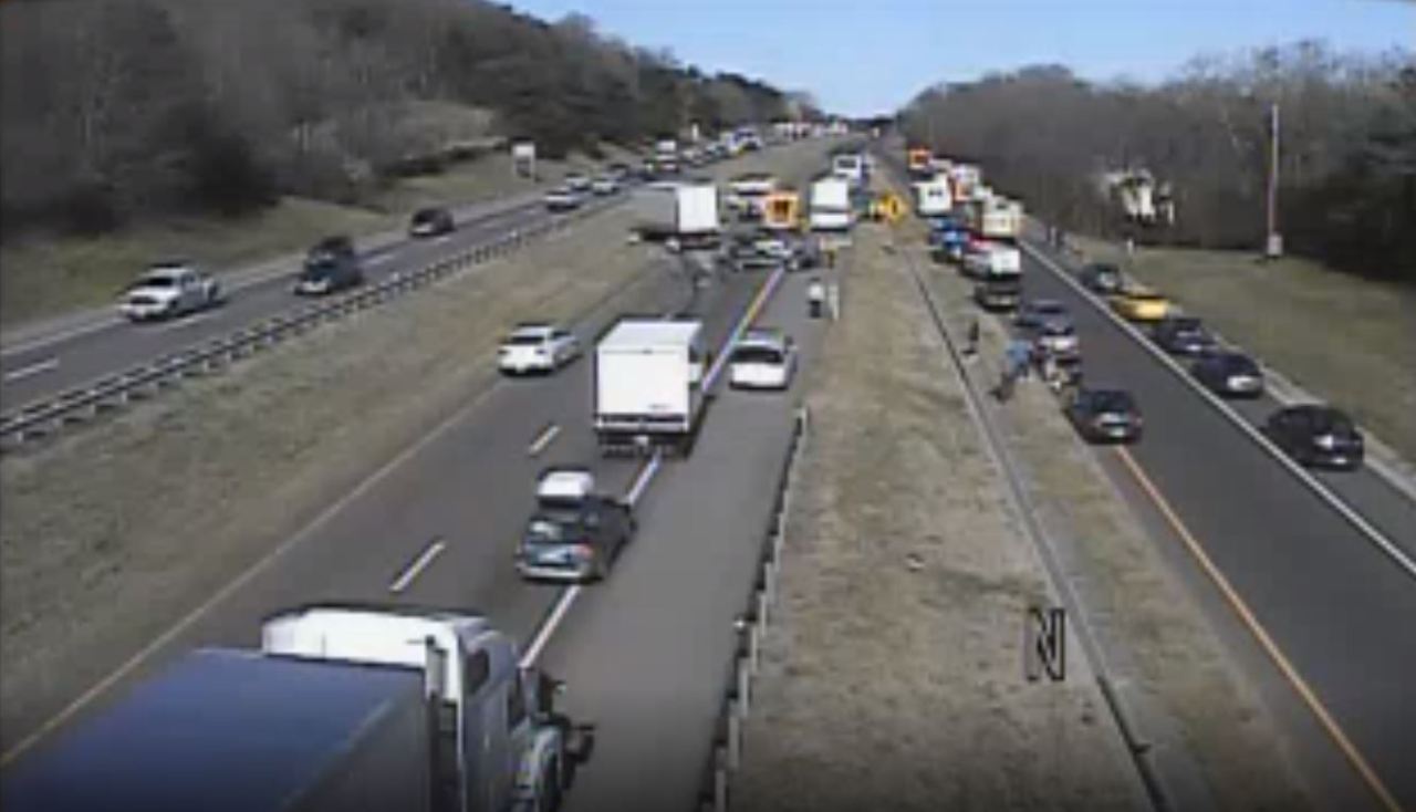 UPDATE: Roanoke County multi-vehicle wreck leads to 10 miles of delays, lane closures on I-81 South