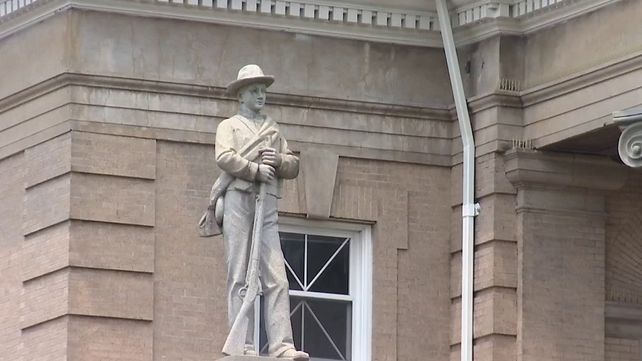 Judge ordered removal of Confederate statue