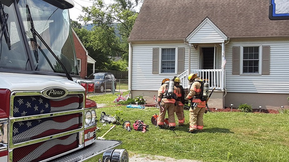 Roanoke house fire quickly extinguished by fire crews