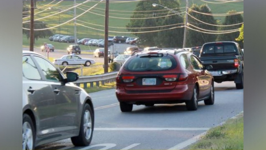 Drivers asked to find alternate routes to avoid traffic on Roanoke Boulevard in Salem