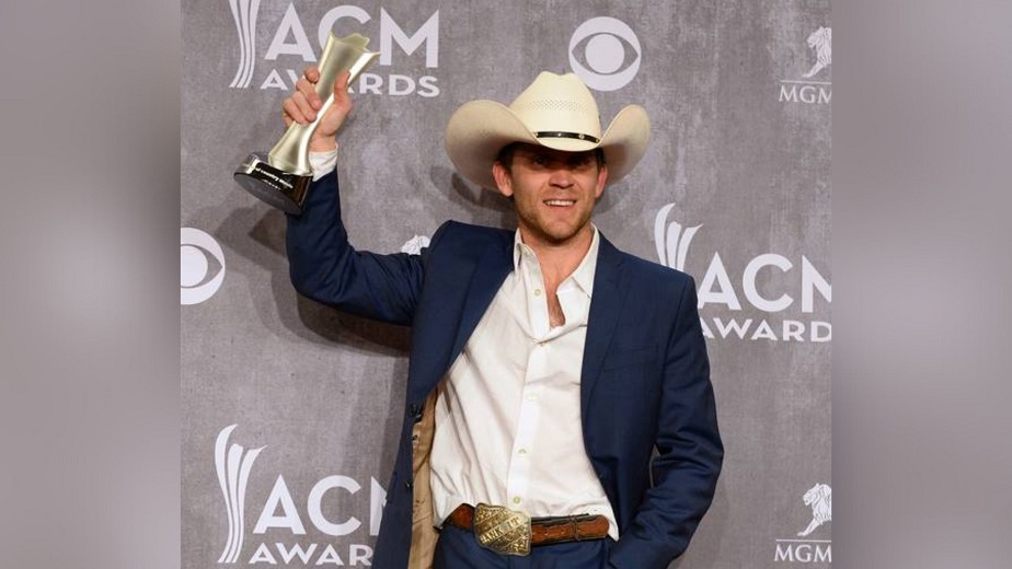 Country music singer Justin Moore to make a stop in Roanoke