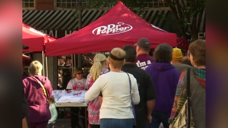 Dr Pepper gathered thousands of people for annual giveaway