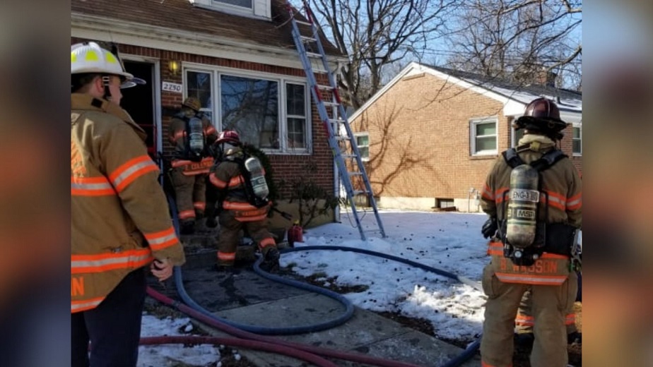 Northwest Roanoke house fire sends one to the hospital