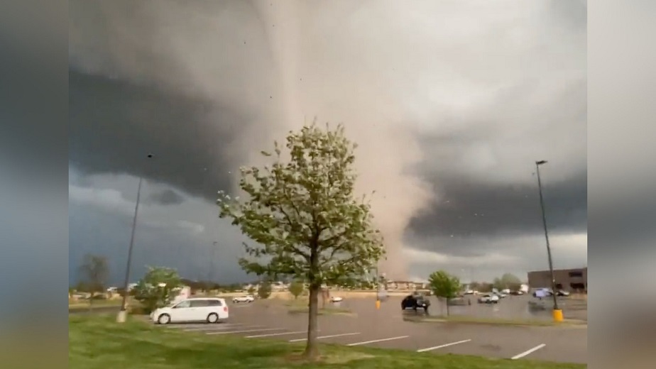 Several injured, structures destroyed, and thousands experienced outages after a tornado rammed through parts of Kansas