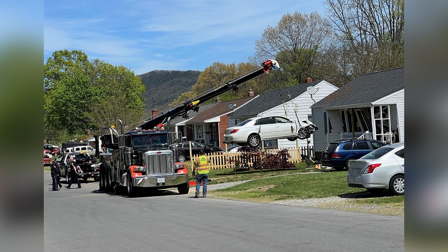 Shoplifter arrested after crashing into a Roanoke residence following a police chase