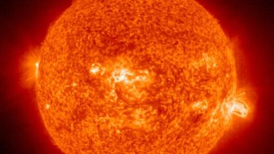 A “cannibal” solar ejection heading straight for Earth could bring northern lights as far south as Illinois and trigger power voltage issues