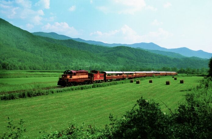 Famous Fall Train Excursion Offered Through Smoky Mountains