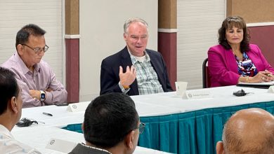 Immigration reform discussions subject of Kaine’s visit to Salem