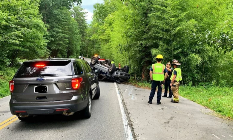 Parent and child hospitalized after Roanoke County crash