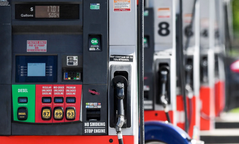 Christmas gift for Roanoke drivers, gas prices continue to decline